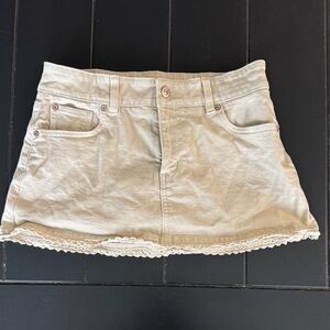 American Eagle Beige Skirt with Lace Detail